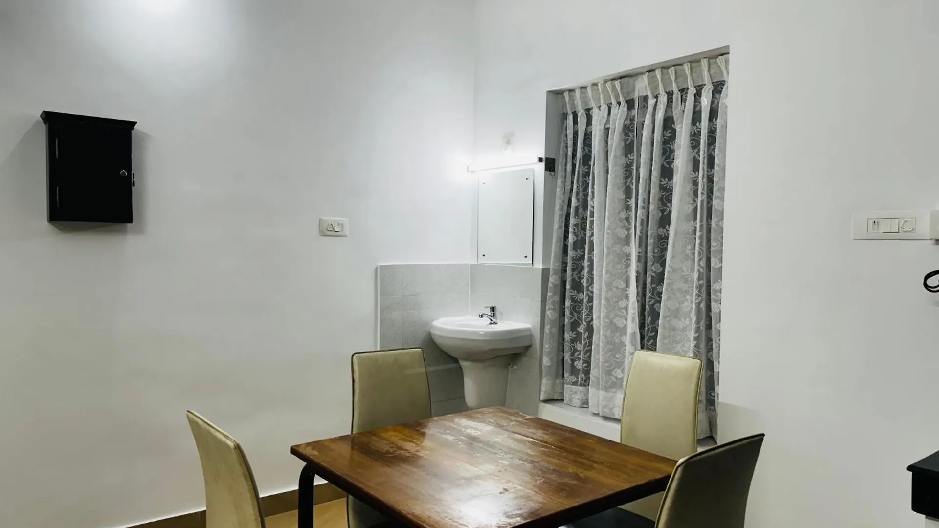 Posh Haven Suite 1Bhk Apartment Thiruvananthapuram